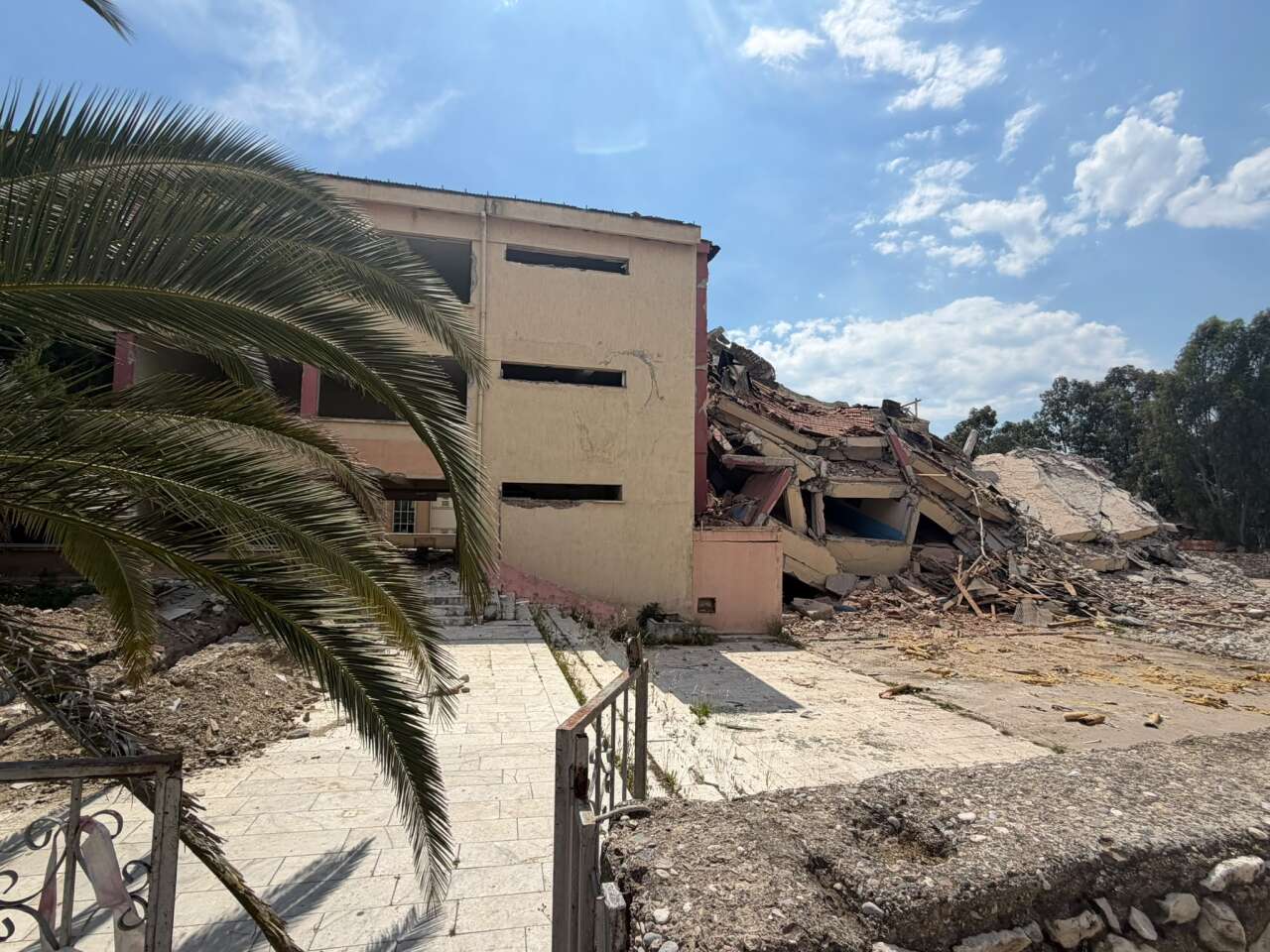 Yatağan Gazi Anadolu Lisesi’nde Yıkım Süreci Başladı 1